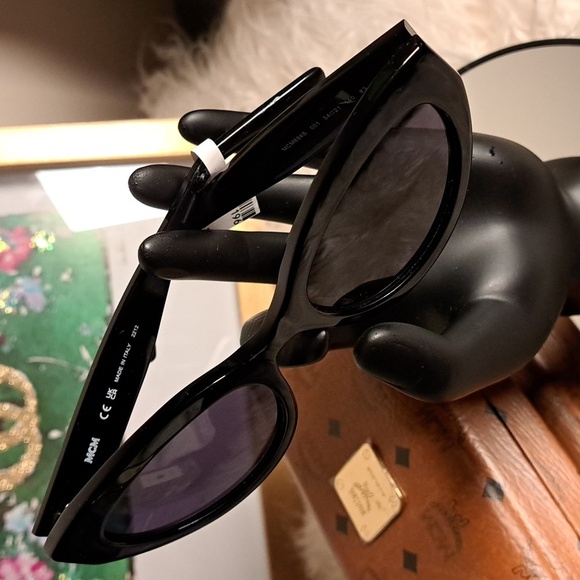 MCM 684S 001 Black Cat Eye Sunglasses 54mm - Picture 3 of 14